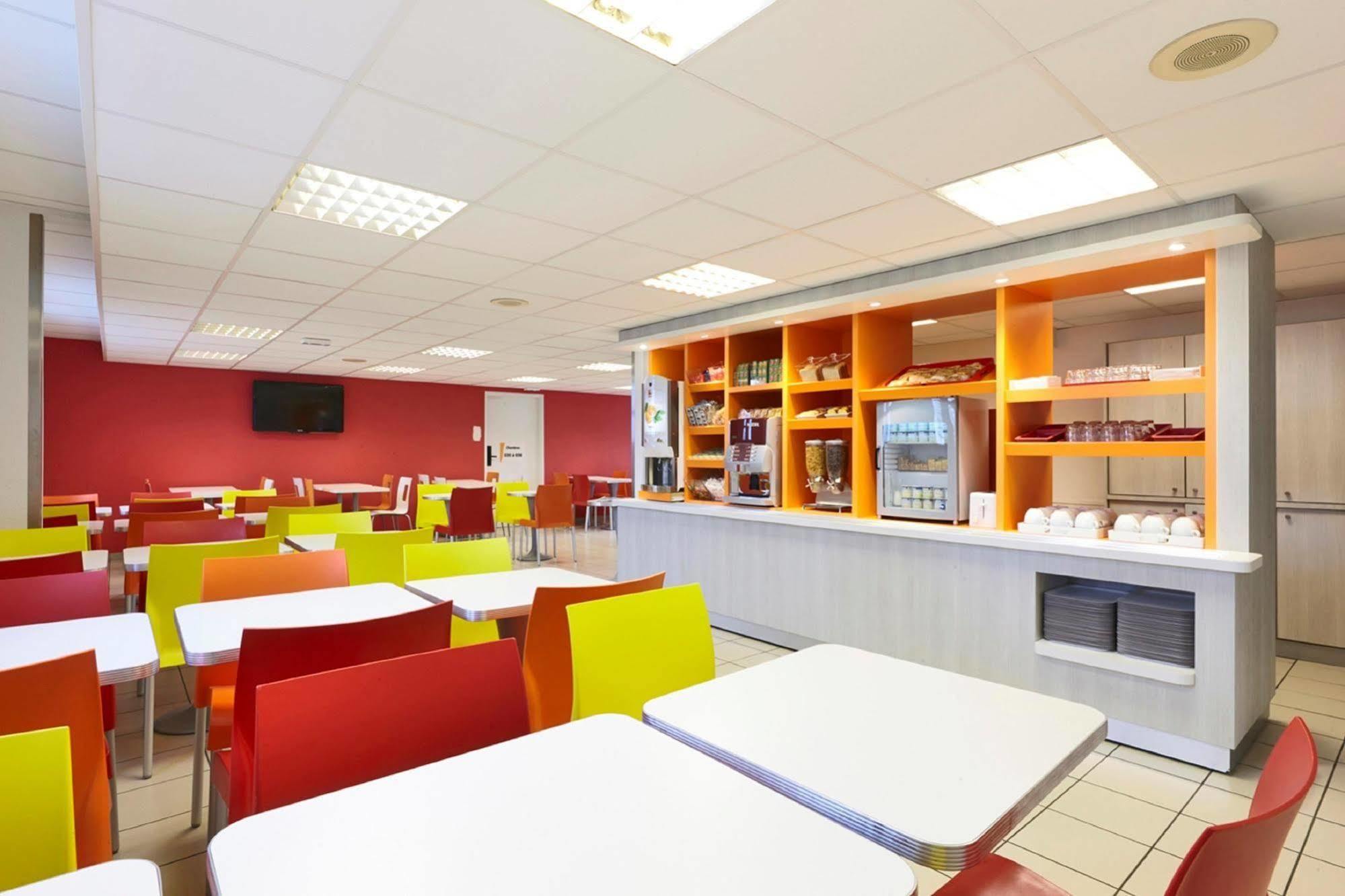 Premiere Classe Marne La Vallee - Saint Thibault Des Vignes Exterior foto